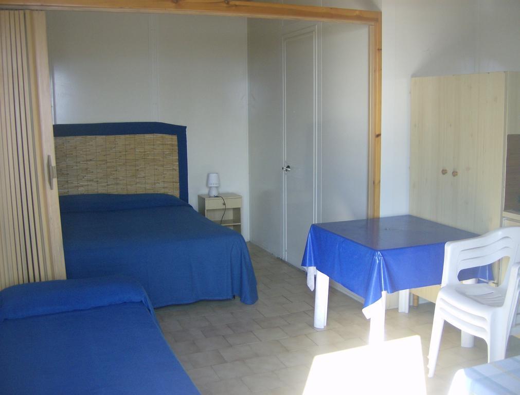 Hôtel Camping Riva Smeralda à Milazzo Chambre photo