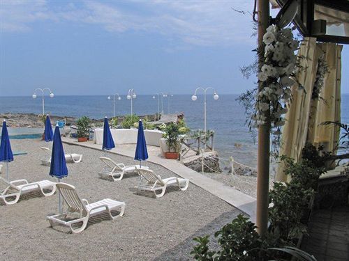 Hôtel Camping Riva Smeralda à Milazzo Extérieur photo